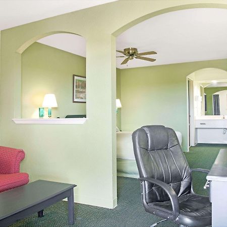 Days Inn By Wyndham El Campo Tx Buitenkant foto