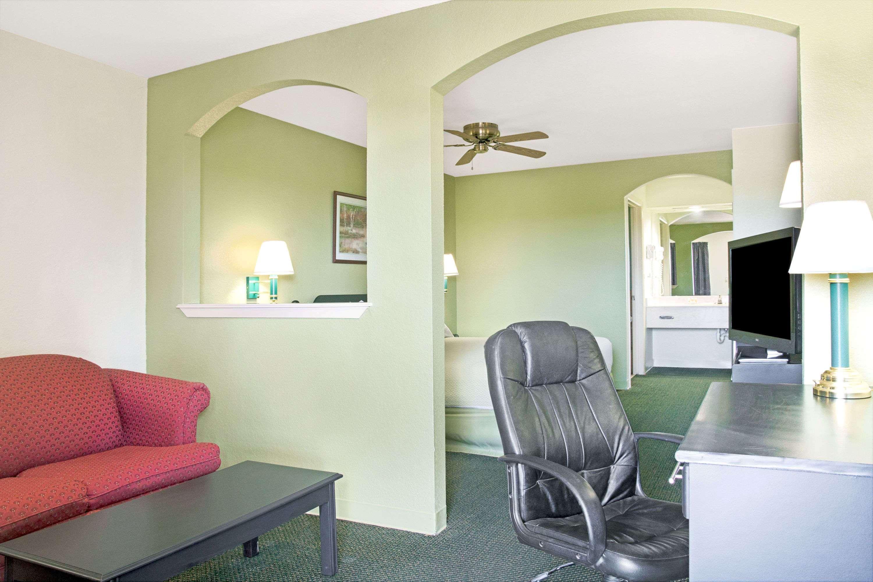 Days Inn By Wyndham El Campo Tx Buitenkant foto