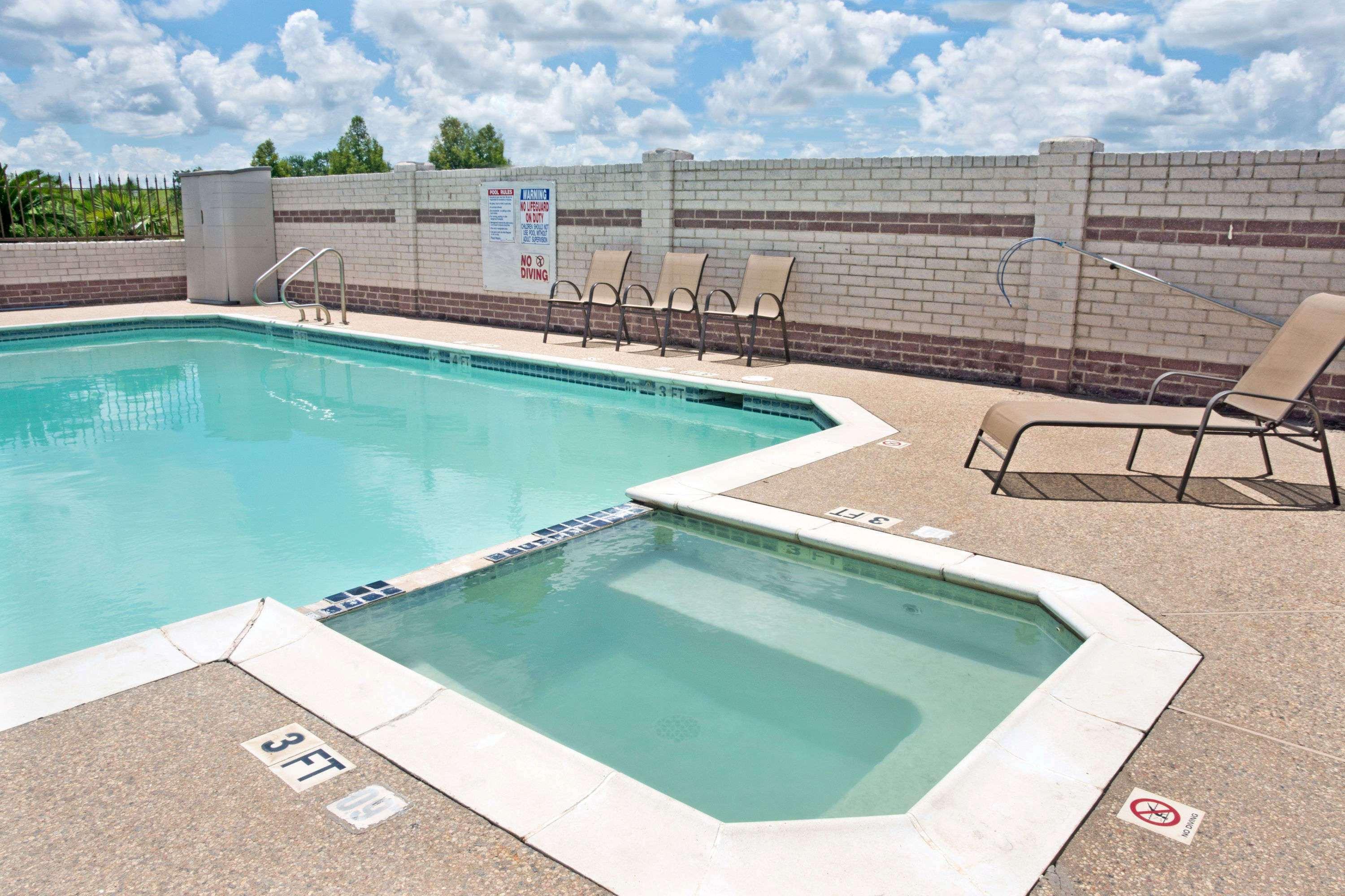 Days Inn By Wyndham El Campo Tx Buitenkant foto