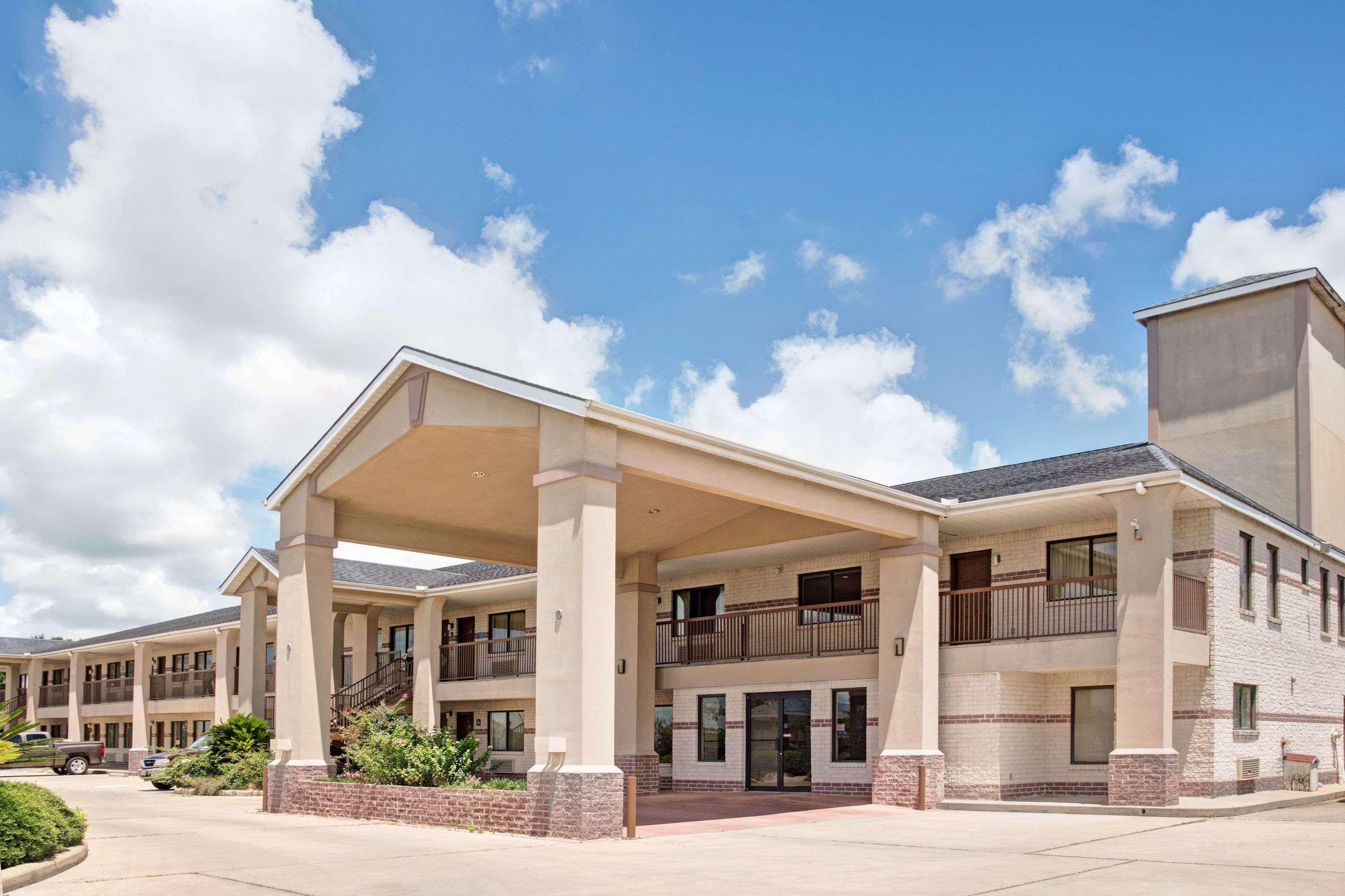 Days Inn By Wyndham El Campo Tx Buitenkant foto